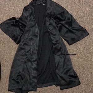 Silky Half sleeve Victoria’s Secret robe short length ex small to small petite